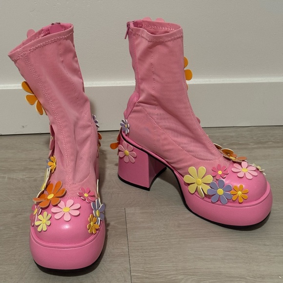 NWT Dolls Kill Sugar Thrillz pink mesh floral appliqué boots 9 - Picture 3 of 7